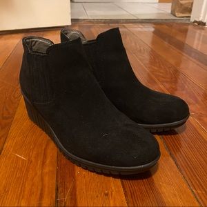 Euro soft by sofft wedge booties